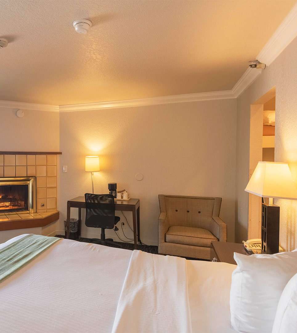 FIND THE LOWEST ROOM RATES ON THE CANNERY ROW INN'S WEBSITE