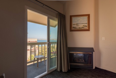 Welcome To the Cannery Row Inn - Ocean View King with Fireplace